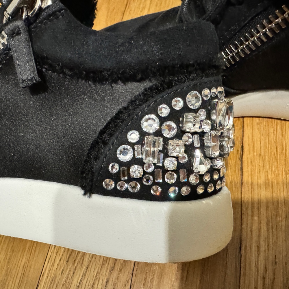 Giuseppe Zanotti Womens Crystal Embellished Black Suede Sneakers RS7116 Size 36
